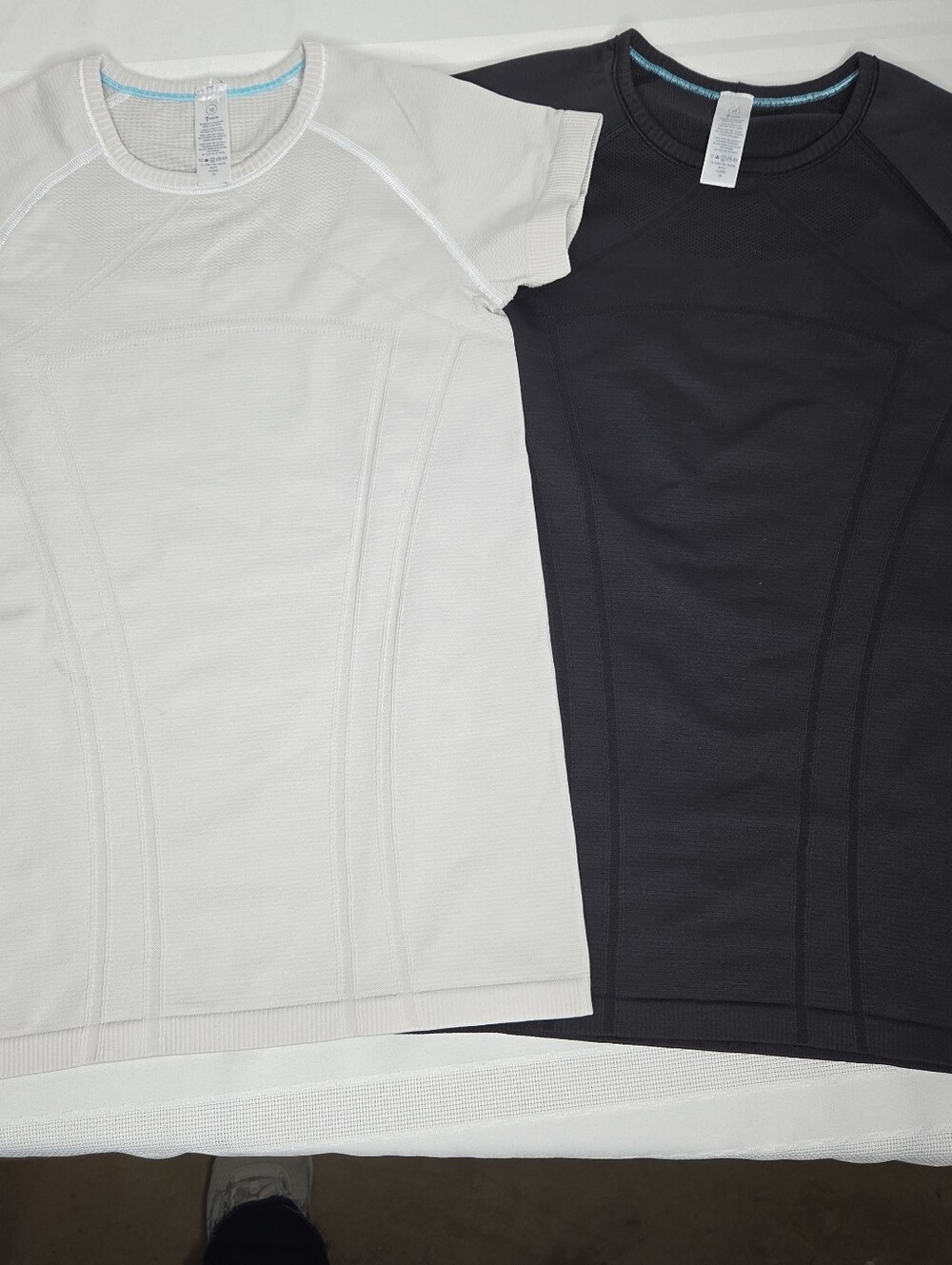 Ivivva by Lululemon Girls Seamless Athletic T-Shirts Bundle Size 10 Balck White